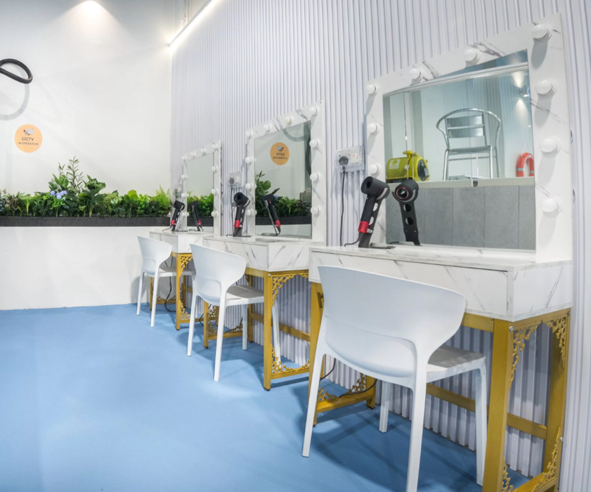 Happy Fish - Baby Swimming Lessons(4-23 months) - 1-1 Lessons - PREMIUM facilities