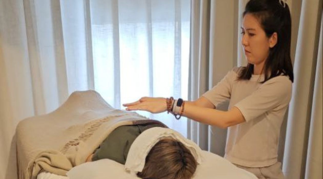 In-Person ReiKi Healing (1:1 session) Duration:  90 mins